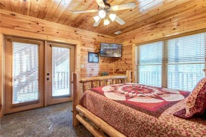 Hemlock Inn 8 Bedrooms Theater Room Pool Table Hot Tub Sleeps 38 - image 11