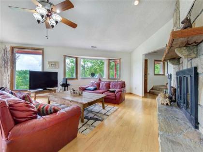 High Cotton 3 Bedroom Hot Tub Mountain View Sleeps 6 Pet Friendly - image 15