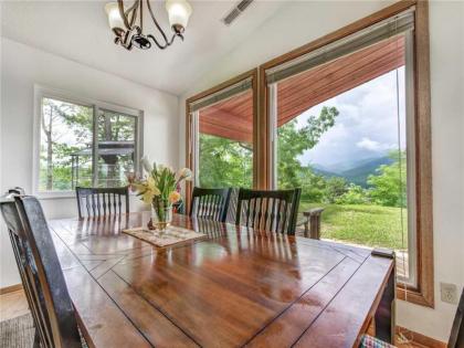 High Cotton 3 Bedroom Hot Tub Mountain View Sleeps 6 Pet Friendly - image 16