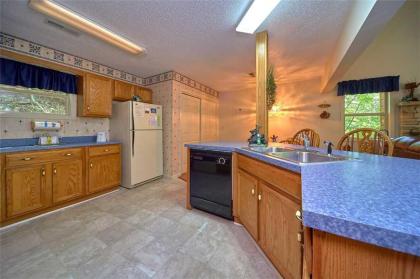 Mountain Hideaway 1 Bedroom Sleeps 2 Wood Fireplace WiFi Pool Table - image 11