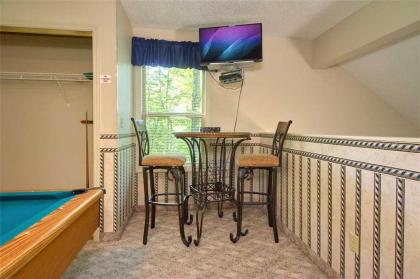 Mountain Hideaway 1 Bedroom Sleeps 2 Wood Fireplace WiFi Pool Table - image 6