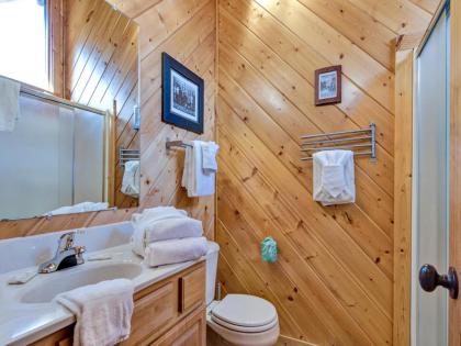 Irish Blessings 1 Bedroom Sleeps 6 Hot Tub Jacuzzi Wood Fireplace - image 11