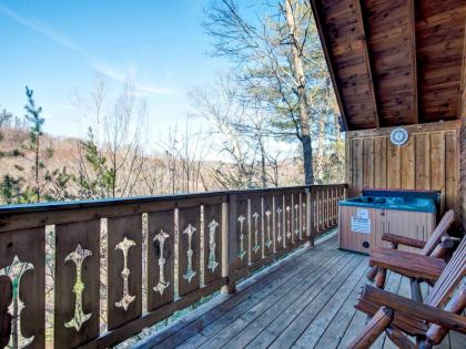Irish Blessings 1 Bedroom Sleeps 6 Hot Tub Jacuzzi Wood Fireplace - image 9