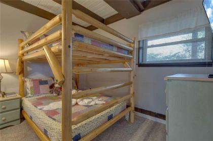 Bear View Chalet 3 Bedroom Pool Pets Arcades WiFi Hot Tub Sleeps 12 - image 14