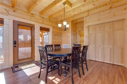 Back to Nature 2 Bedroom Fireplace Hot Tub WiFi Pet Friendly Sleeps 6 - image 14