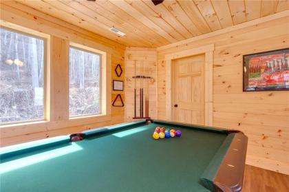 Back to Nature 2 Bedroom Fireplace Hot Tub WiFi Pet Friendly Sleeps 6 - image 2