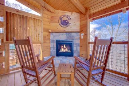 Back to Nature 2 Bedroom Fireplace Hot Tub WiFi Pet Friendly Sleeps 6 - image 5
