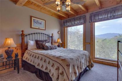Bearly Heaven 2 Bedrooms Fireplace Hot Tub WiFi Pool Table Sleeps 8 - image 12