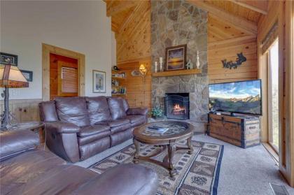 Bearly Heaven 2 Bedrooms Fireplace Hot Tub WiFi Pool Table Sleeps 8 - image 18