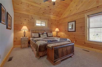 Bearly Heaven 2 Bedrooms Fireplace Hot Tub WiFi Pool Table Sleeps 8 - image 20