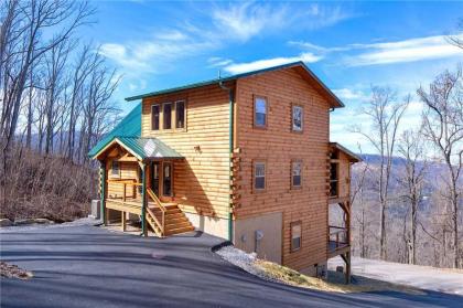 Lasting Impressions 3 Bedroom Hot Tub Fireplace Pets WiFi Sleeps 12 - image 11