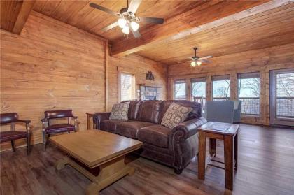 Lasting Impressions 3 Bedroom Hot Tub Fireplace Pets WiFi Sleeps 12 - image 16