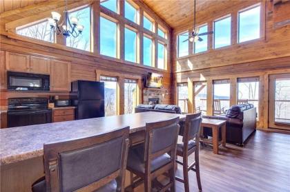 Lasting Impressions 3 Bedroom Hot Tub Fireplace Pets WiFi Sleeps 12 - image 18