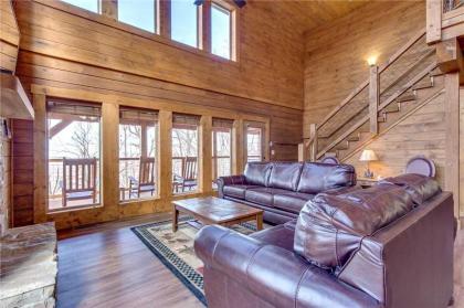 Lasting Impressions 3 Bedroom Hot Tub Fireplace Pets WiFi Sleeps 12 - image 4
