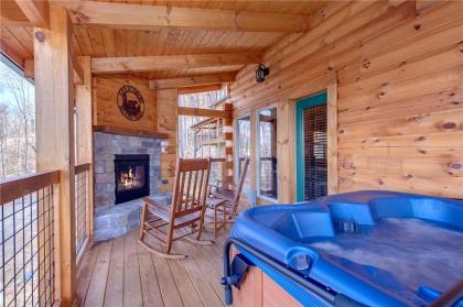 Lasting Impressions 3 Bedroom Hot Tub Fireplace Pets WiFi Sleeps 12 - image 5