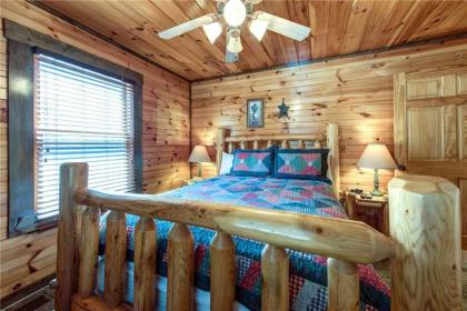 Celebration Lodge 4 Bedrooms Sleeps 18 Pool Table Hot Tub - image 12