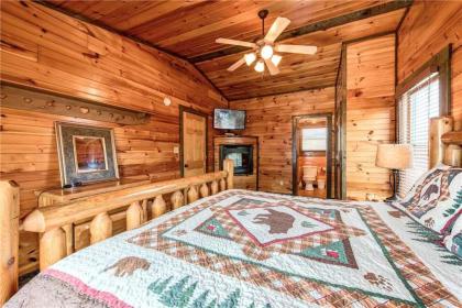 Celebration Lodge 4 Bedrooms Sleeps 18 Pool Table Hot Tub - image 13