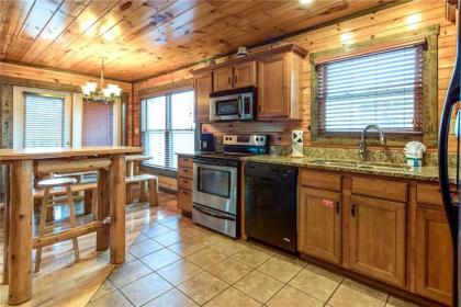 Celebration Lodge 4 Bedrooms Sleeps 18 Pool Table Hot Tub - image 8