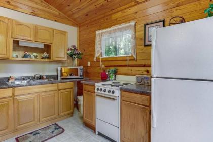 Cuddles 1 Bedroom Studio Walk to Downtown and Hiking Trails! - image 2