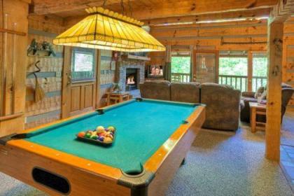 Cozy Mountain Hideaway Gatlinburg