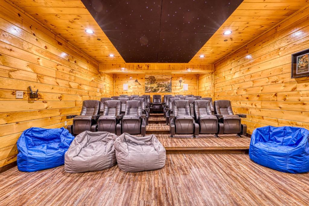The Grand Orchard Lodge - image 5