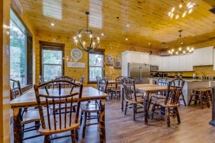 The Majestic Pine Retreat - image 4