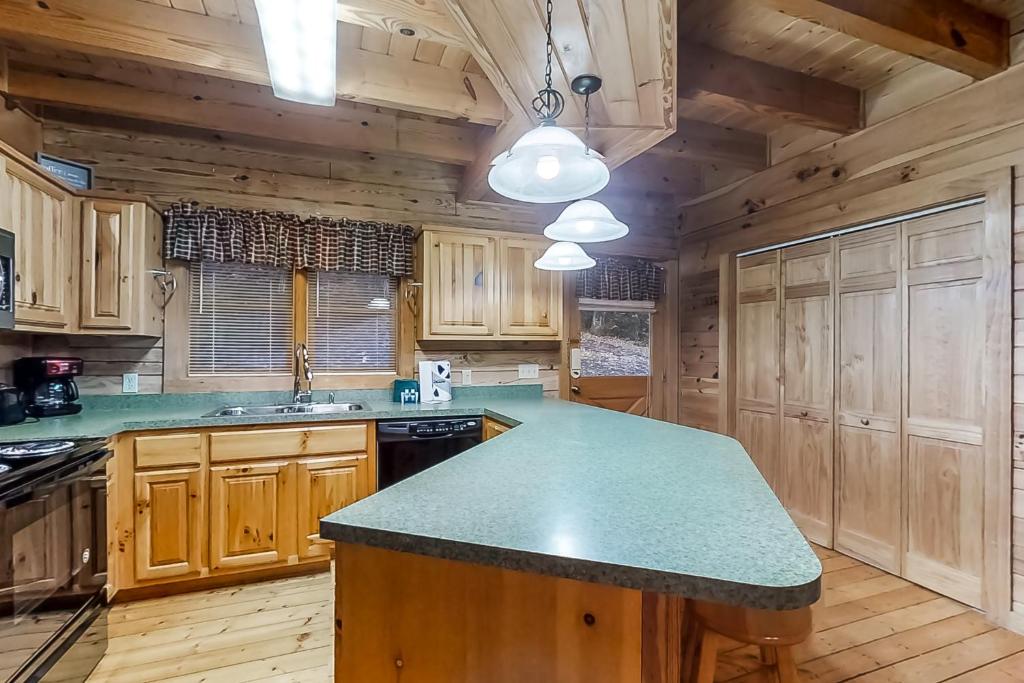 Woodland Hideaway - image 2