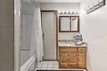 Great Smoky Mountains Getaway about Spacious Cabin! - image 5