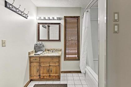 Great Smoky Mountains Getaway about Spacious Cabin! - image 3