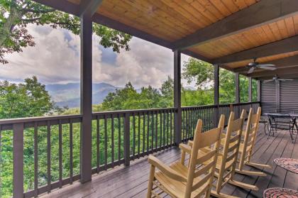 Chateau Sur Lamont Gatlinburg Cabin with Hot tub