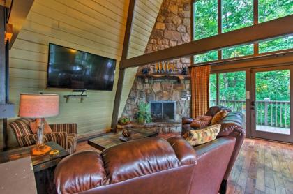 Chateau Sur Lamont Gatlinburg Cabin with Hot Tub! - image 18