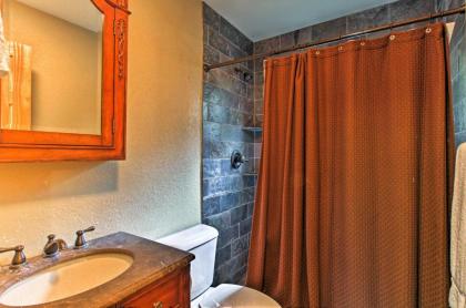 Chateau Sur Lamont Gatlinburg Cabin with Hot Tub! - image 6