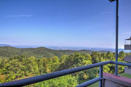 Gatlinburg Condo with Pool Access Balcony and Mtn View Gatlinburg Tennessee