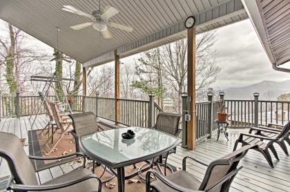 Gatlinburg Home with Mtn Views and Hot Tub 2Mi to Town - image 15