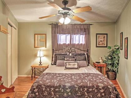 Gatlinburg House with Pool Table Hot Tub and Views! - image 5