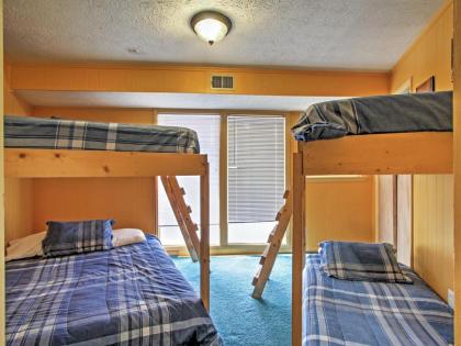 Gatlinburg House with Pool Table Hot Tub and Views! - image 8