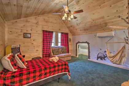 Rustic Gatlinburg Getaway with Hot Tub and Kids Loft! - image 9