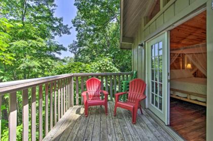 Cottage with Hot Tub and Rustic Charm 2 Mi to Downtown - image 16