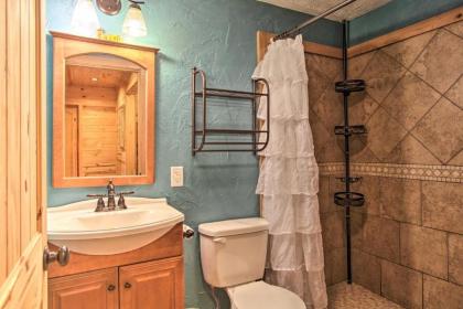 Cottage with Hot Tub and Rustic Charm 2 Mi to Downtown - image 18