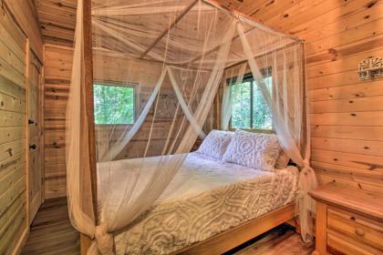 Cottage with Hot Tub and Rustic Charm 2 Mi to Downtown - image 8