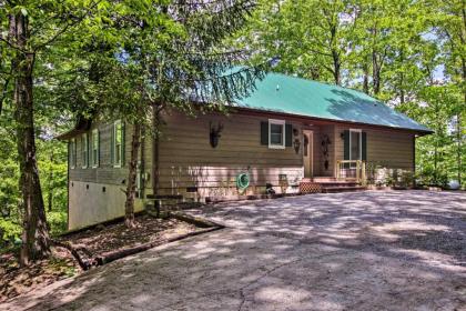 Eclectic Cabin with Hot Tub Less Than 1Mi to Ober Gatlinburg - image 10