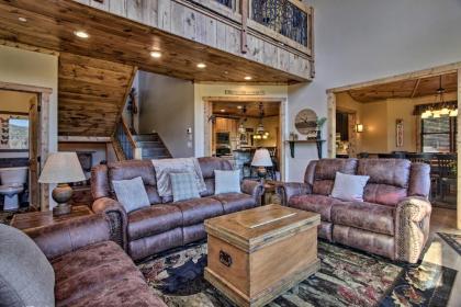 Majestic Mtn Getaway Game Room Decks and Hot Tub! - image 18