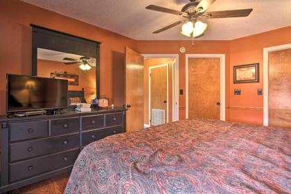 Gatlinburg Chalet with Hot Tub Sauna and Mountain View - image 17