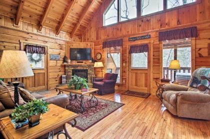 Gatlinburg mountainside Escape with Outdoor Hot tub