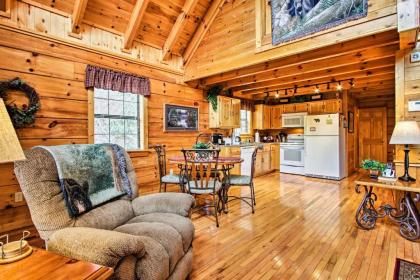 Gatlinburg Mountainside Escape with Outdoor Hot Tub! - image 18
