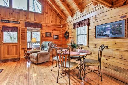 Gatlinburg Mountainside Escape with Outdoor Hot Tub! - image 5