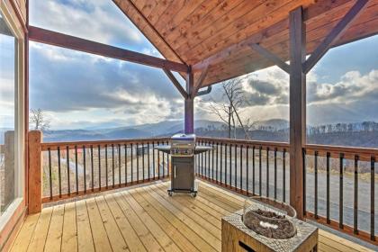 Lightning Bug Lookout Luxury mountain View Cabin Gatlinburg