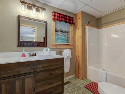 Eagle Creek 2 Bedrooms Hot Tub Porch Sleeps 6 - image 13
