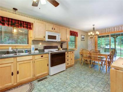 Eagle Creek 2 Bedrooms Hot Tub Porch Sleeps 6 - image 16