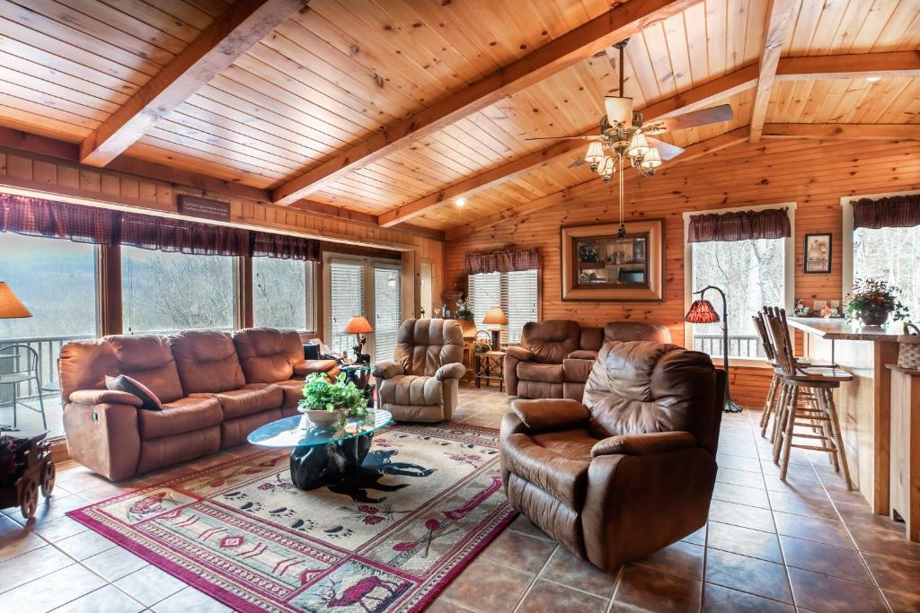 SmokyStays 9 Bedroom Cabin - main image